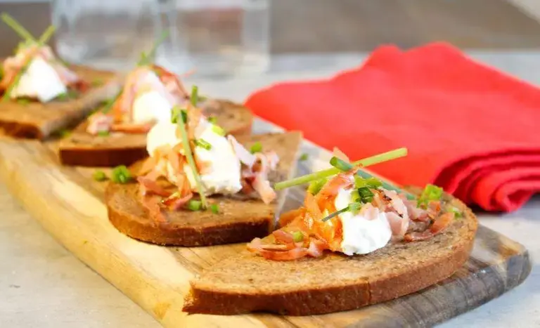 Tartine chèvre bacon