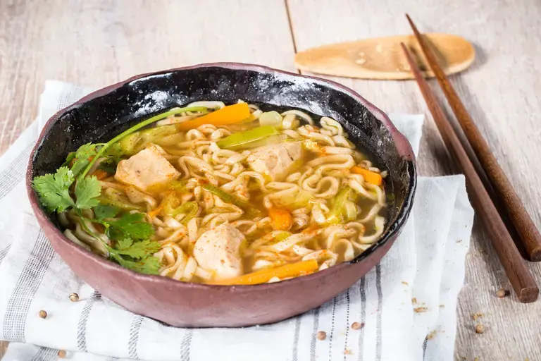 Soupe complète aux nouilles poulet gingembre Cookeo