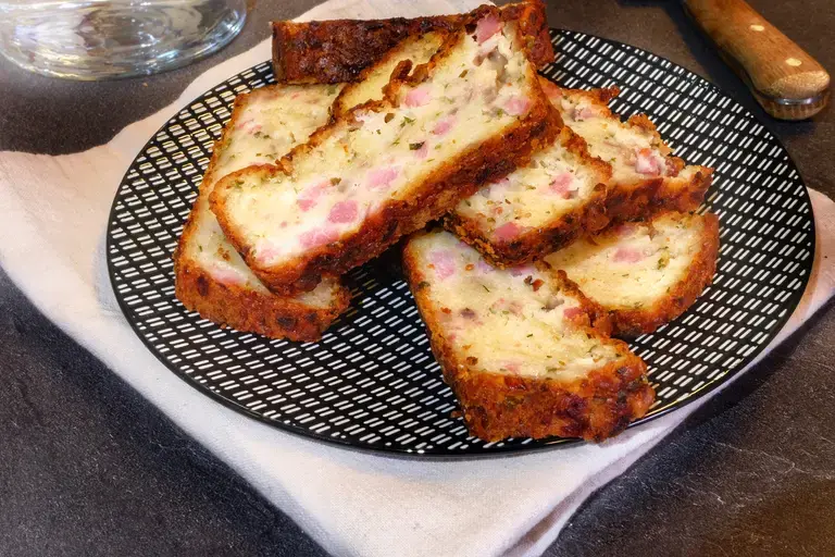 Cake sans oeufs aux lardons
