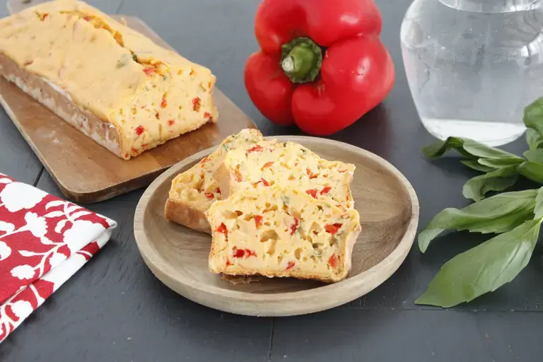 Cake anti gaspi poisson poivron basilic