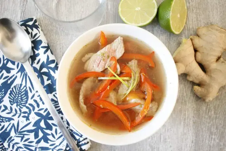 Soupe boeuf gingembre et poivron