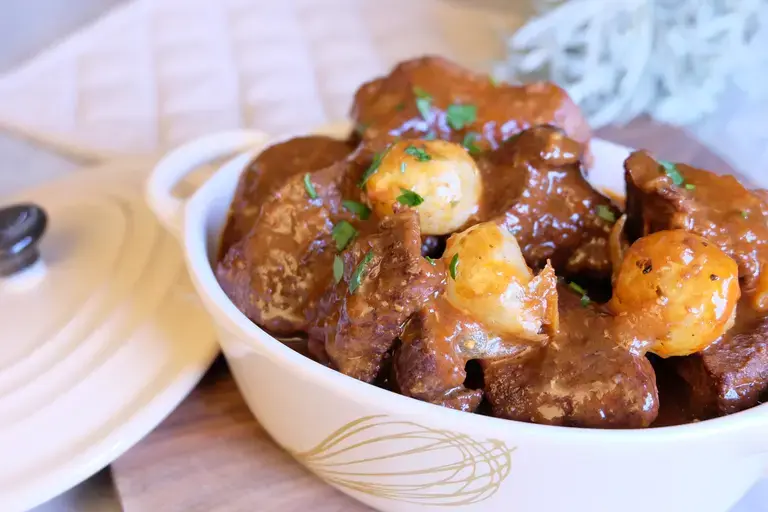 Stifado, bourguignon à la grecque