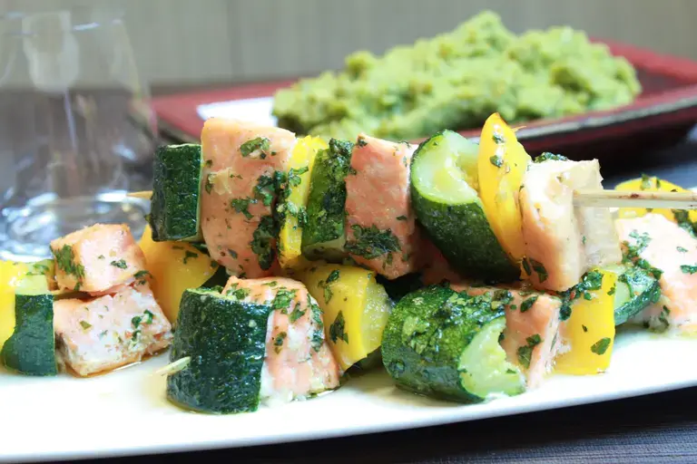 Brochettes de saumon au poivron et aux épices