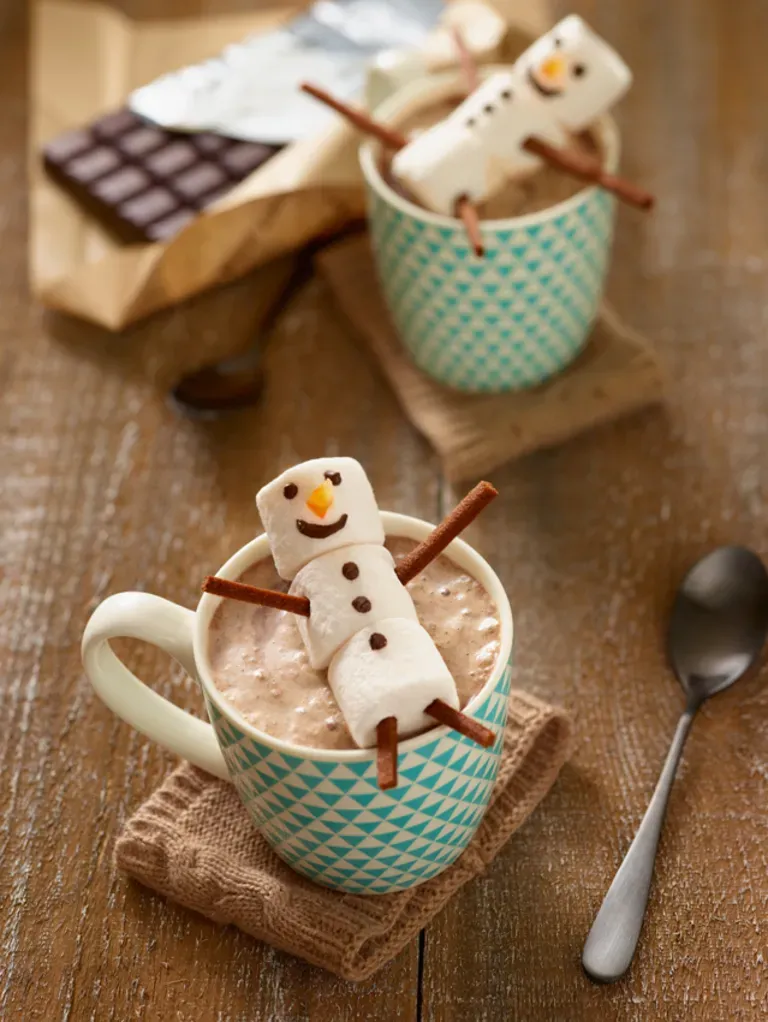 Chocolat chaud bonhomme de neige marshmallow