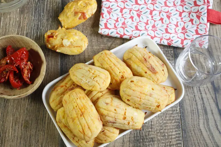 Madeleines carottes chèvre tomates confites