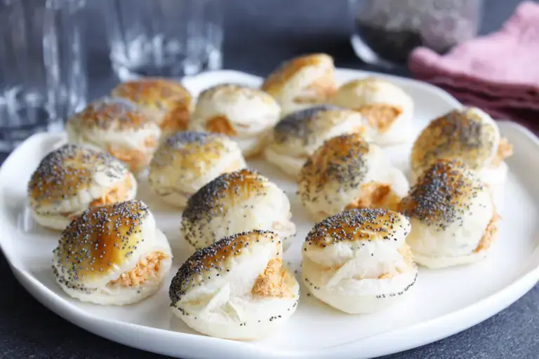 Petits choux salés chèvre tomate