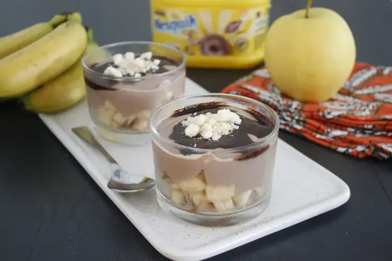 Verrine biscuitée aux fruits et Nesquik