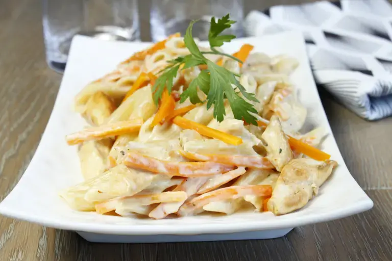 Penne au poulet sauce champignons