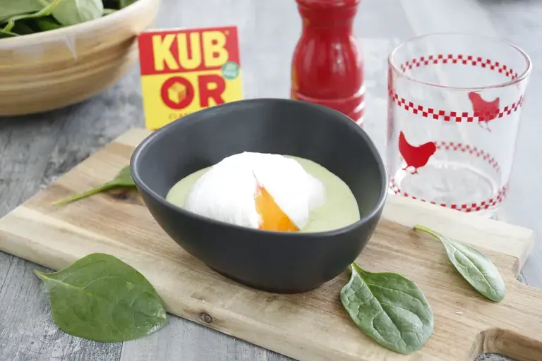 Oeuf poché et crème de petits pois