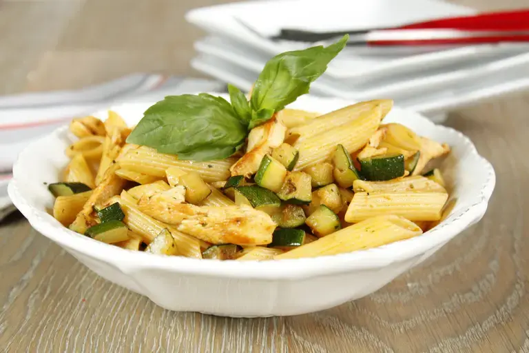 Penne poulet courgettes