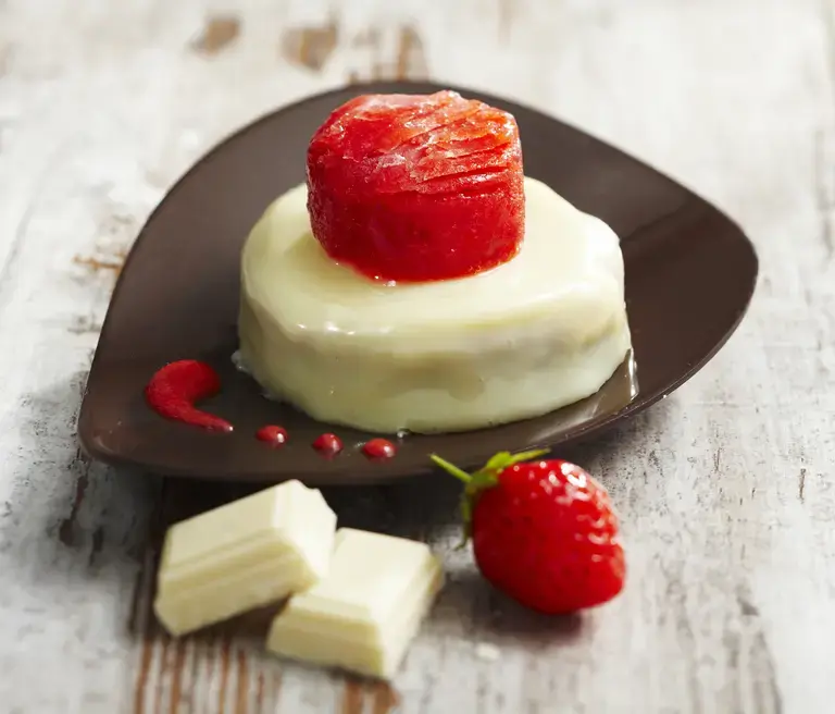 Fondant au citron, glaçage au chocolat et granité de fraises (exclusivité facebook juillet 2011)