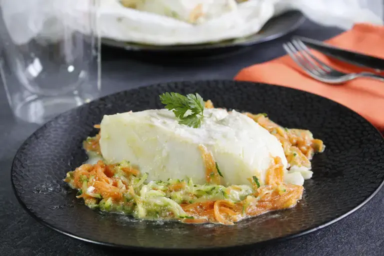 Dos de cabillaud au lait de coco et petits légumes