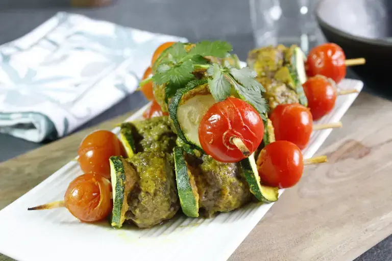 Brochettes de boeuf curry courgettes