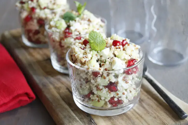 Salade quinoa feta grenade menthe