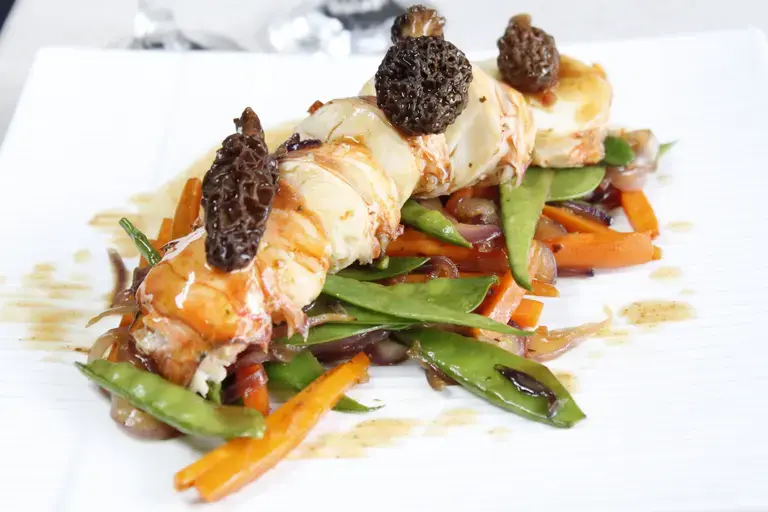 Queue de langoustes sauce aux morilles