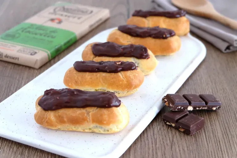 eclairs au chocolat noir eclats de noisettes