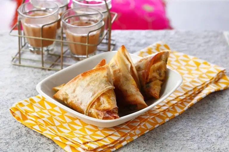 Samossas aux dés de jambon, carotte, coriandre, noix de cajou