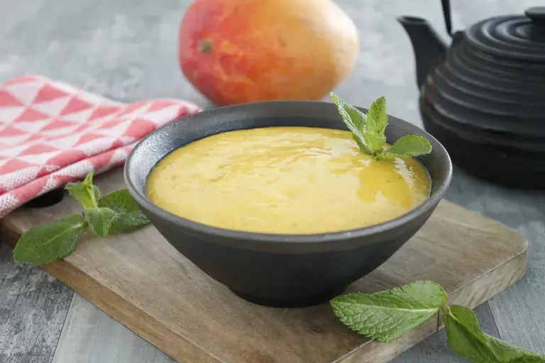Soupe froide de mangue