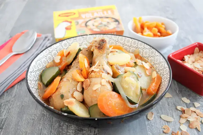 Tajine de poulet abricots et amandes