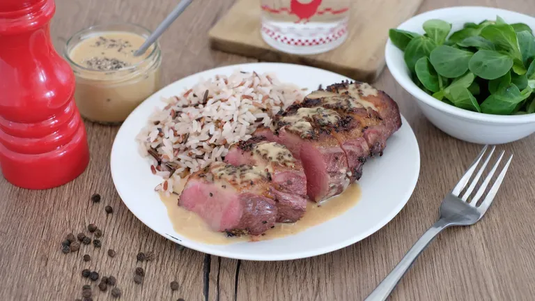 Magret de canard sauce crème poivre
