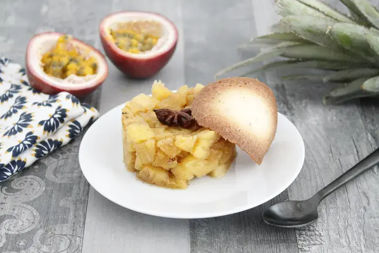 Ananas roti tuile et sauce épicée