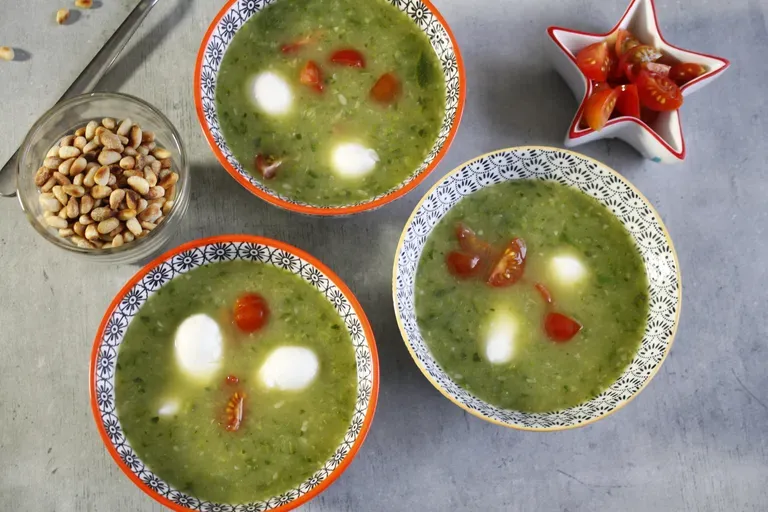 Velouté glacé de courgettes billes de mozza