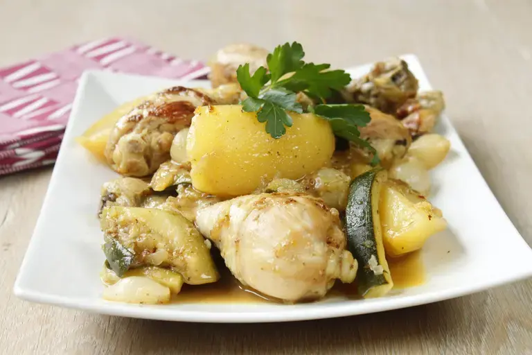 Tajine de poulet aux pommes de terre et citron confit