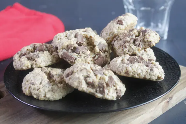Tarte au chocolat noir corsé et aux framboises