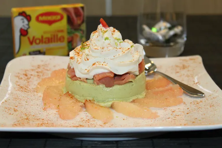 Millefeuille de pamplemousse et avocat