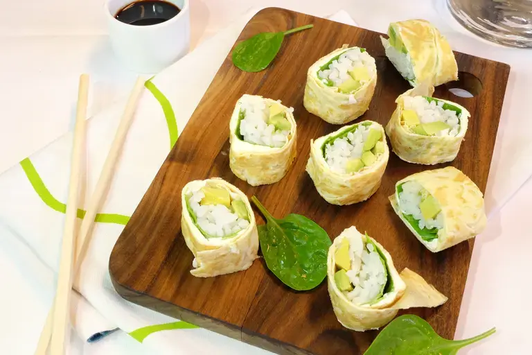 Makis d'omelette à l'avocat