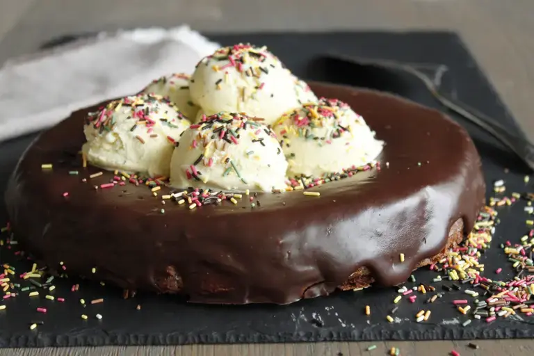 Gâteau nid glacé au chocolat
