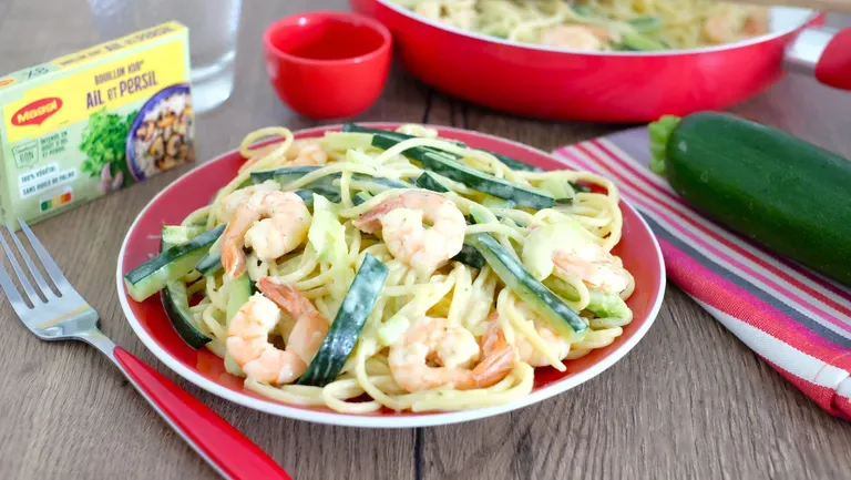 Spaghetti crevettes courgettes à la crème