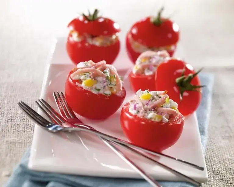 Tomates au fromage frais ciboulette jambon
