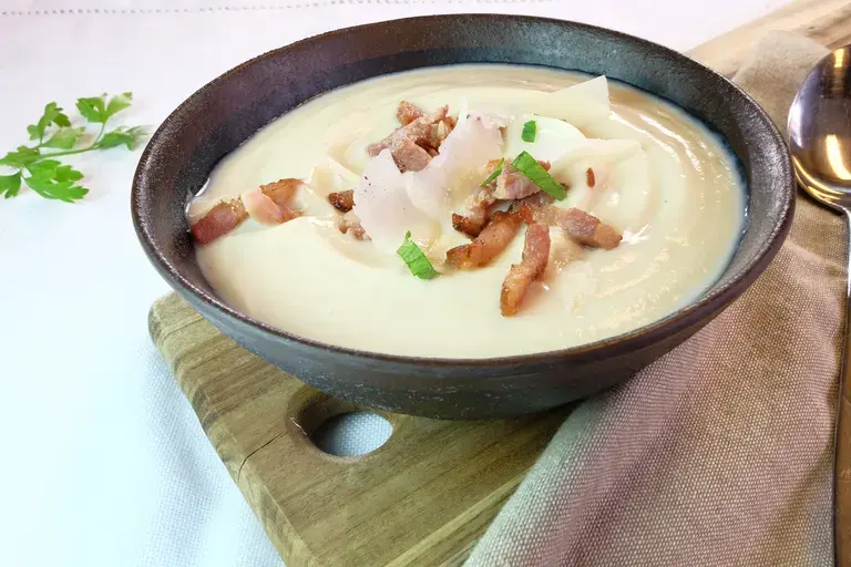 Velouté de chou-fleur aux lardons