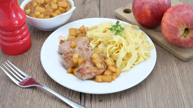 Filet mignon et pommes rôties