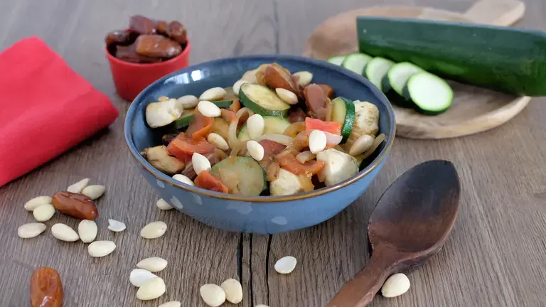 Tajine de poulet aux dattes