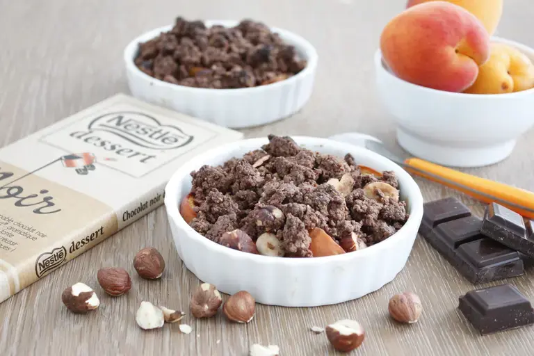 Crumble Tout chocolat et abricots