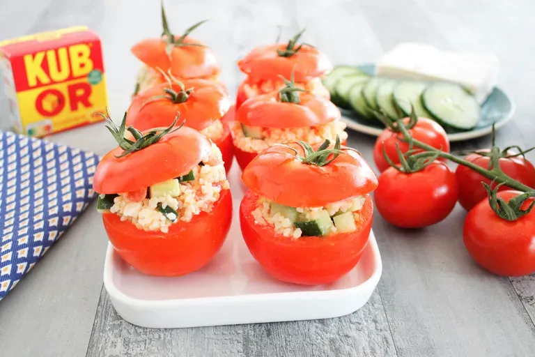 Tomates farcies feta concombre boulgour