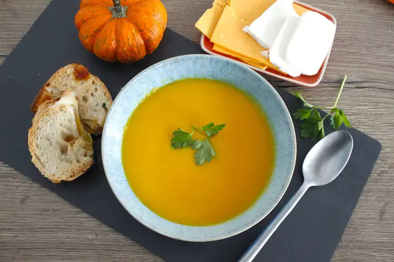 Soupe 8 légumes et croq' fromages