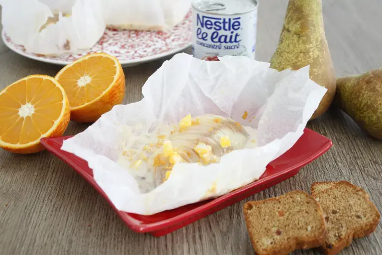 Poires à l'orange sauce pain d'épices