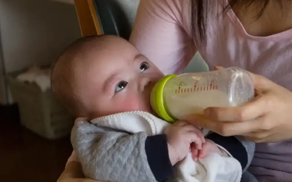 Quel lait infantile choisir après l'allaitement ?