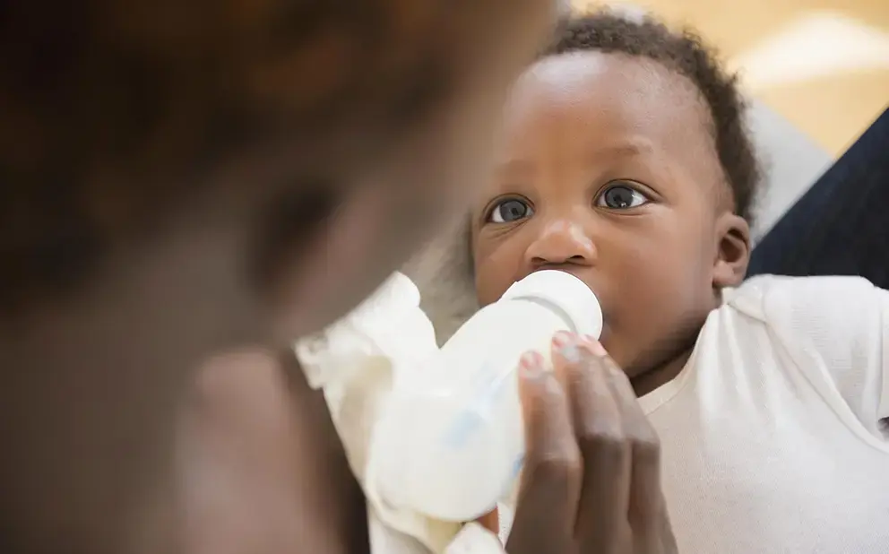 Quelle eau pour la préparation du biberon de bébé ?