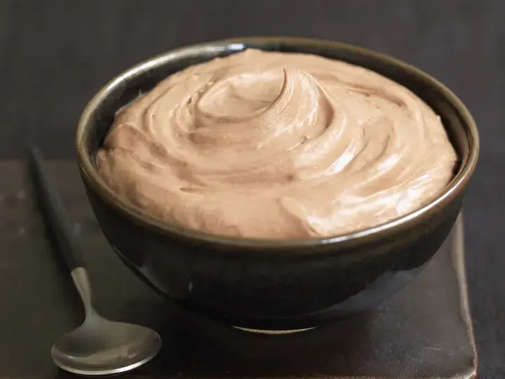 Mousse au chocolat praline