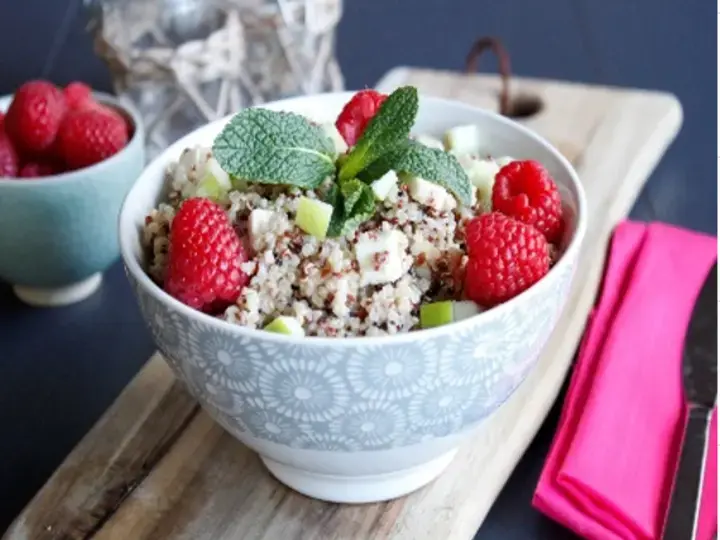Salade de quinoa, pomme granny et feta