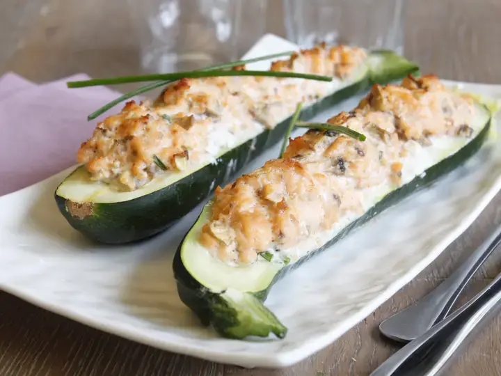 Courgettes farcies saumon champignons ciboulette