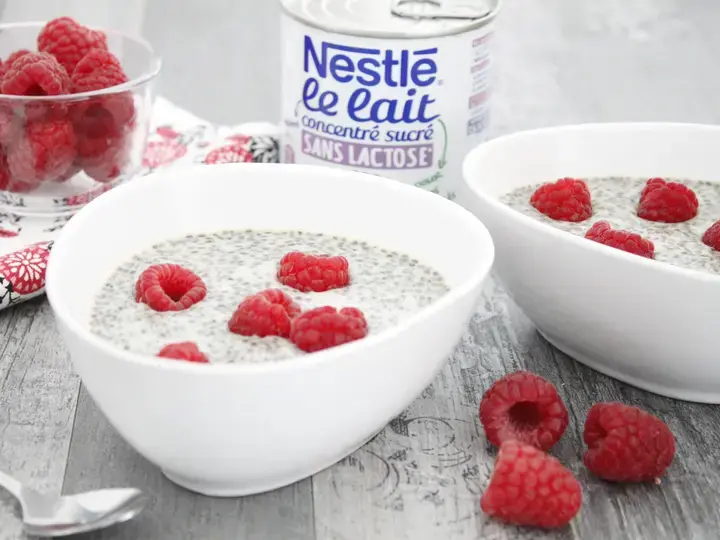 Chia pudding sans lactose framboises eau de rose