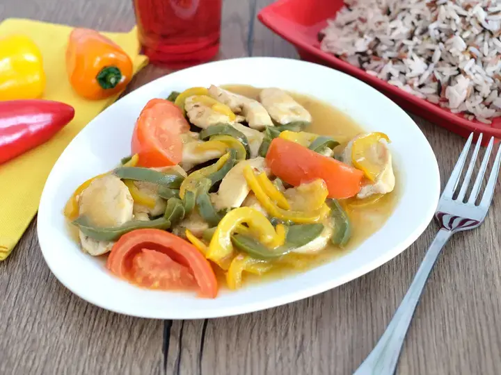 Emincés de poulet aux poivrons