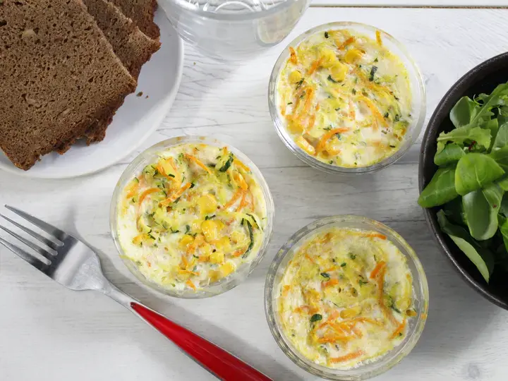 Petits flans de légumes au four à micro-ondes