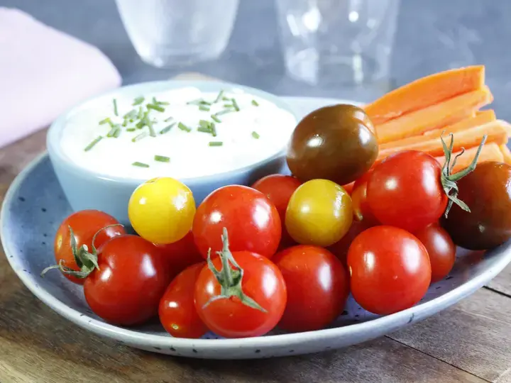 Sauce au fromage blanc ciboulette et légumes croquants