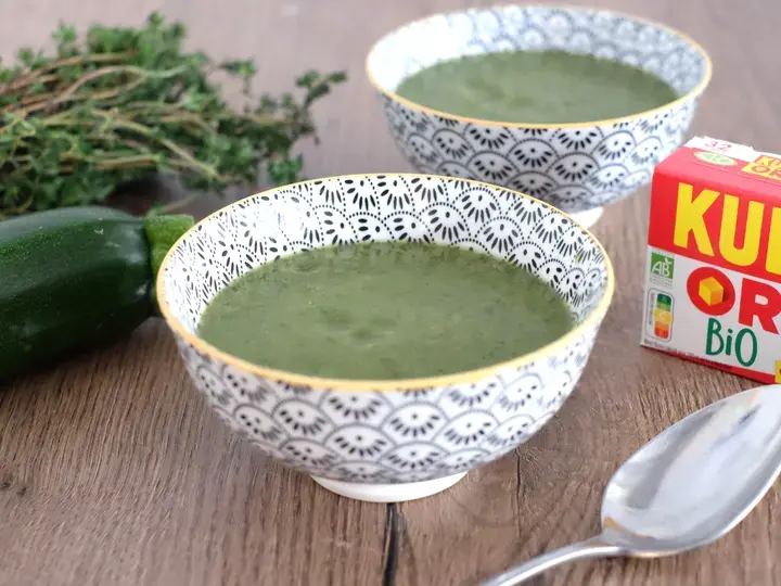 Velouté glacé courgettes au thym